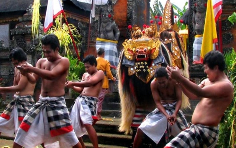 BARONG AND KERIS DANCE - Lovina Bali Taxi Service