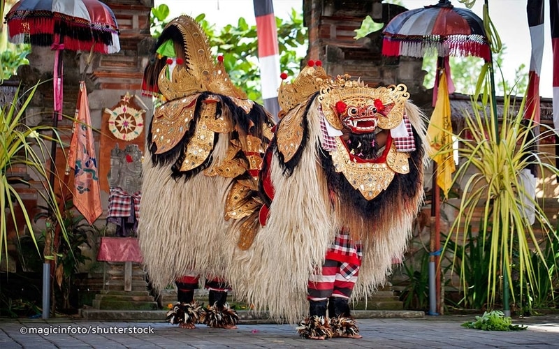 バリ島芸能 Gegog dance と Barong & Keris dance-